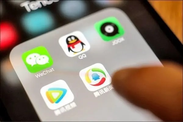 朋友的QQ号莫名其妙的多出了个关联账号，查看安全中心没有陌生设备登录。怎么回事？